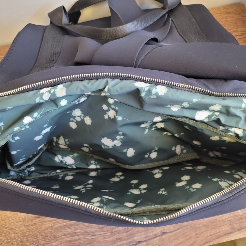 Popflex Belladonna Duffle - Black - Picture 5 of 7